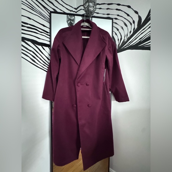 Elegant Burgundy Coat - Picture 3 of 3